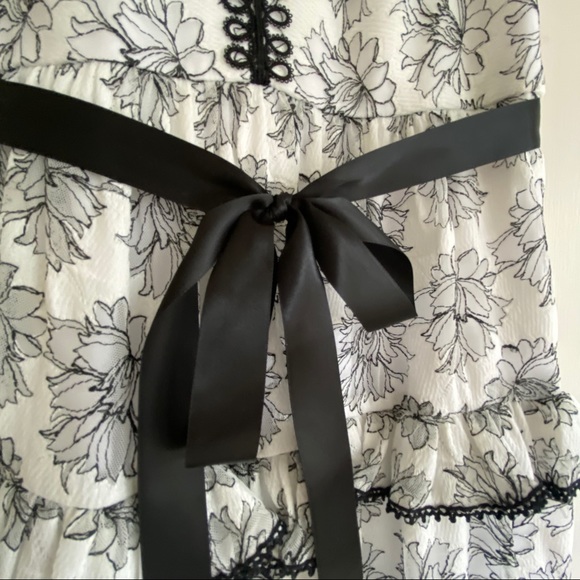 ML Monique Lhuillier white and black lace gown! - Picture 8 of 11